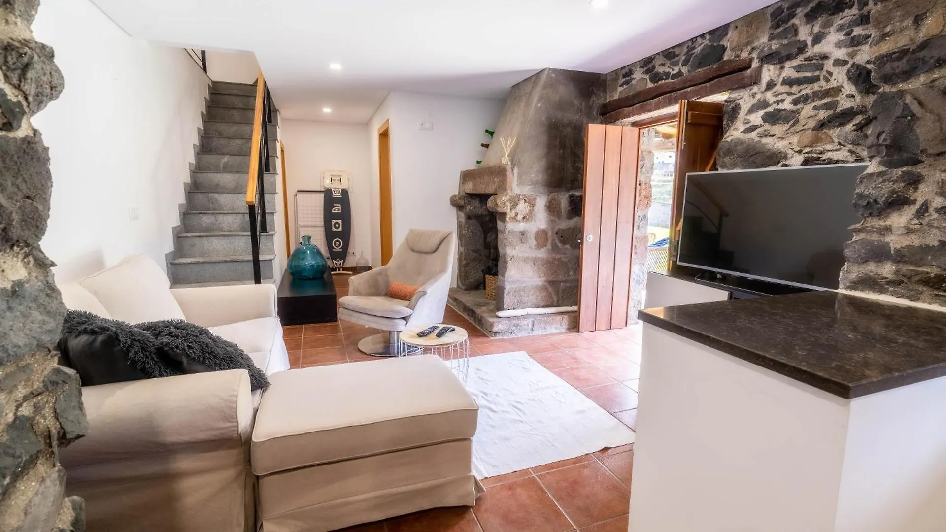 فيلا Madeira Bird House - House In The Mountains With Garden São Vicente 0*,